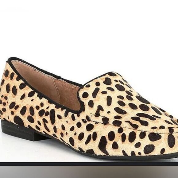 Me Too Pointed Toe Cheetah Print Calf Hair Loafer sz 6.5 - Picture 1 of 7
